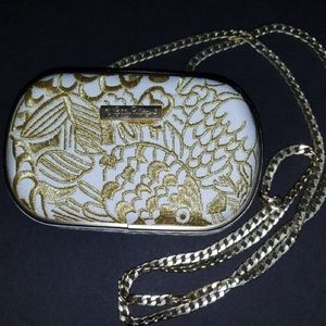 Lily gold clutch